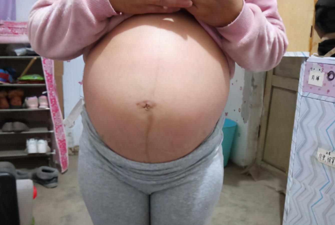 孕中期子宫膨胀是什么原因,孕中期肚子感觉到有些膨胀