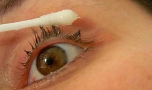 怎么样让睫毛变得又长又浓密,下睫毛太短怎么刷睫毛好看