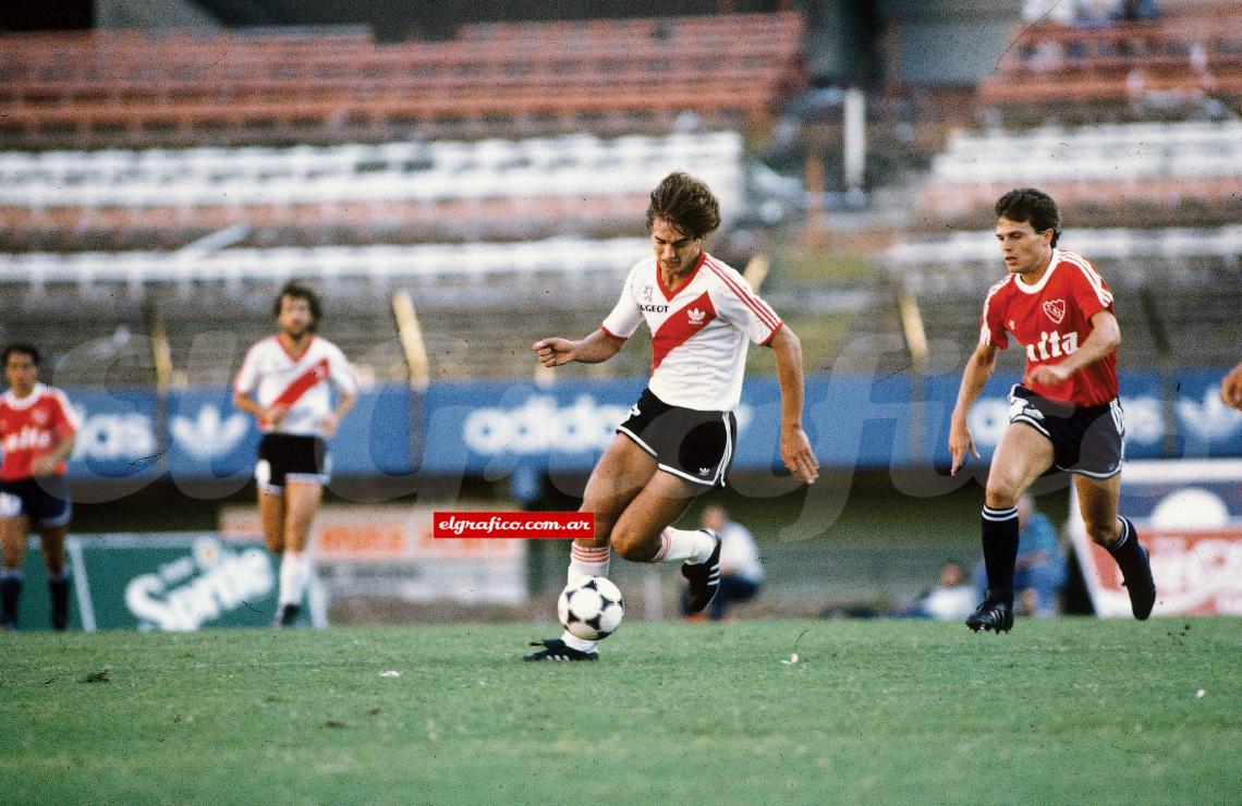 战神巴蒂斯图塔图片,战神巴蒂斯图塔动图