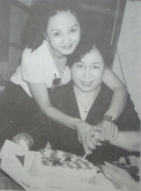 演还珠格格香妃刘丹还活着吗,当年还珠里的香妃刘丹