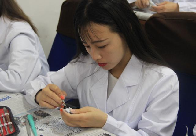 想学医就选这五个医学专业,专科也能学中医学吗