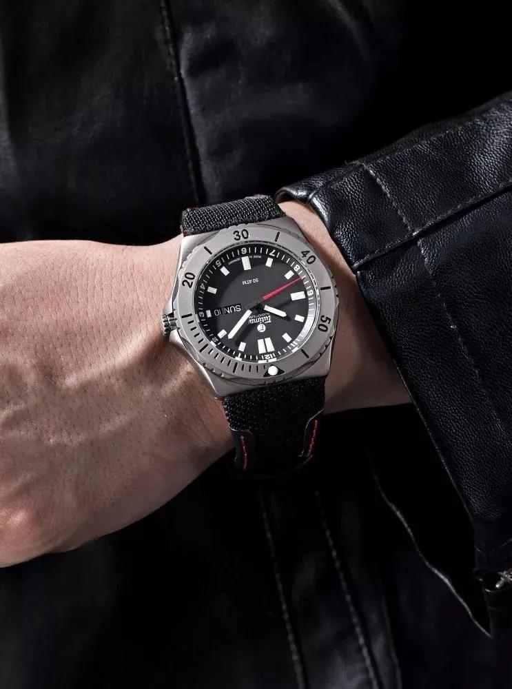 浪琴和百年灵哪个好,百年灵手表对比浪琴