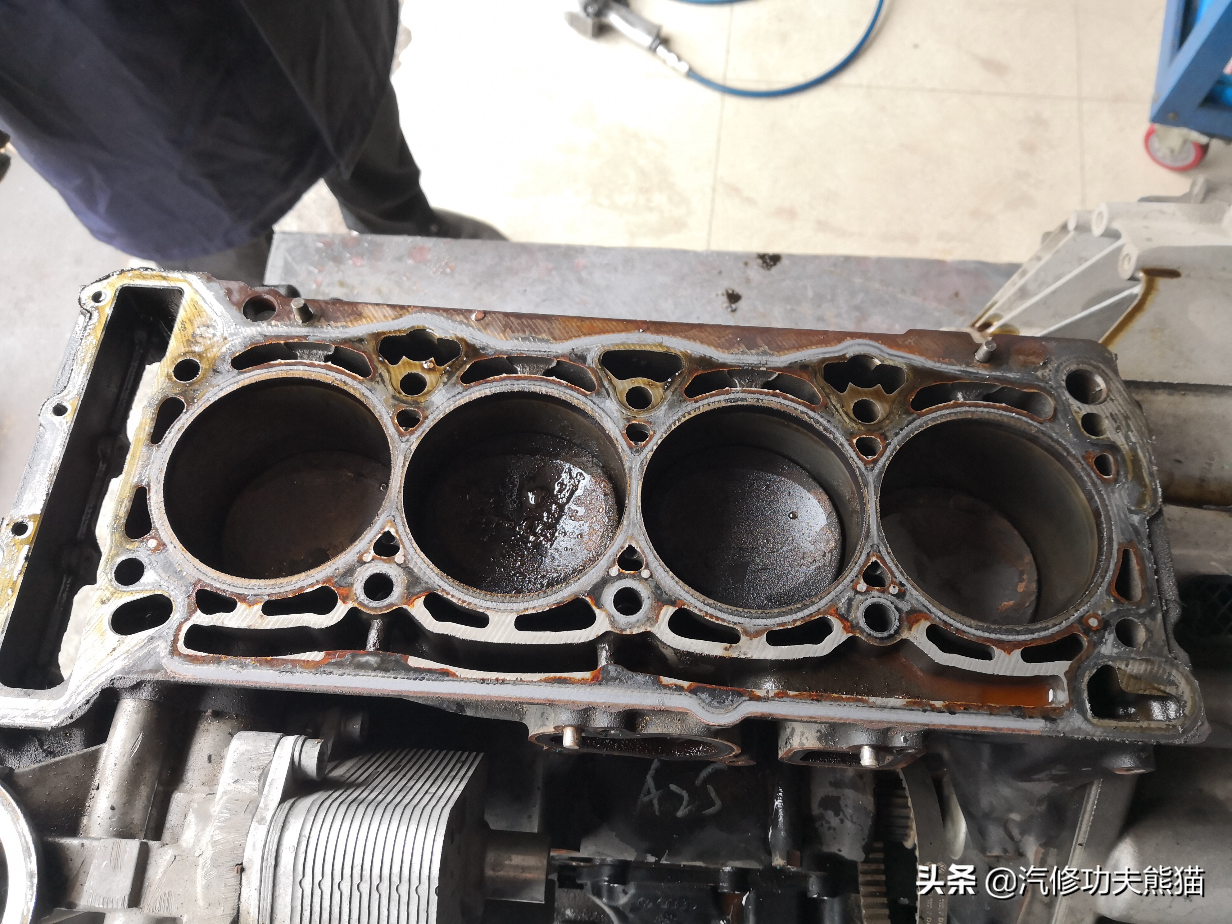 dsg双离合起步抖动有异响,大众帕萨特3.0v6发动机烧机油