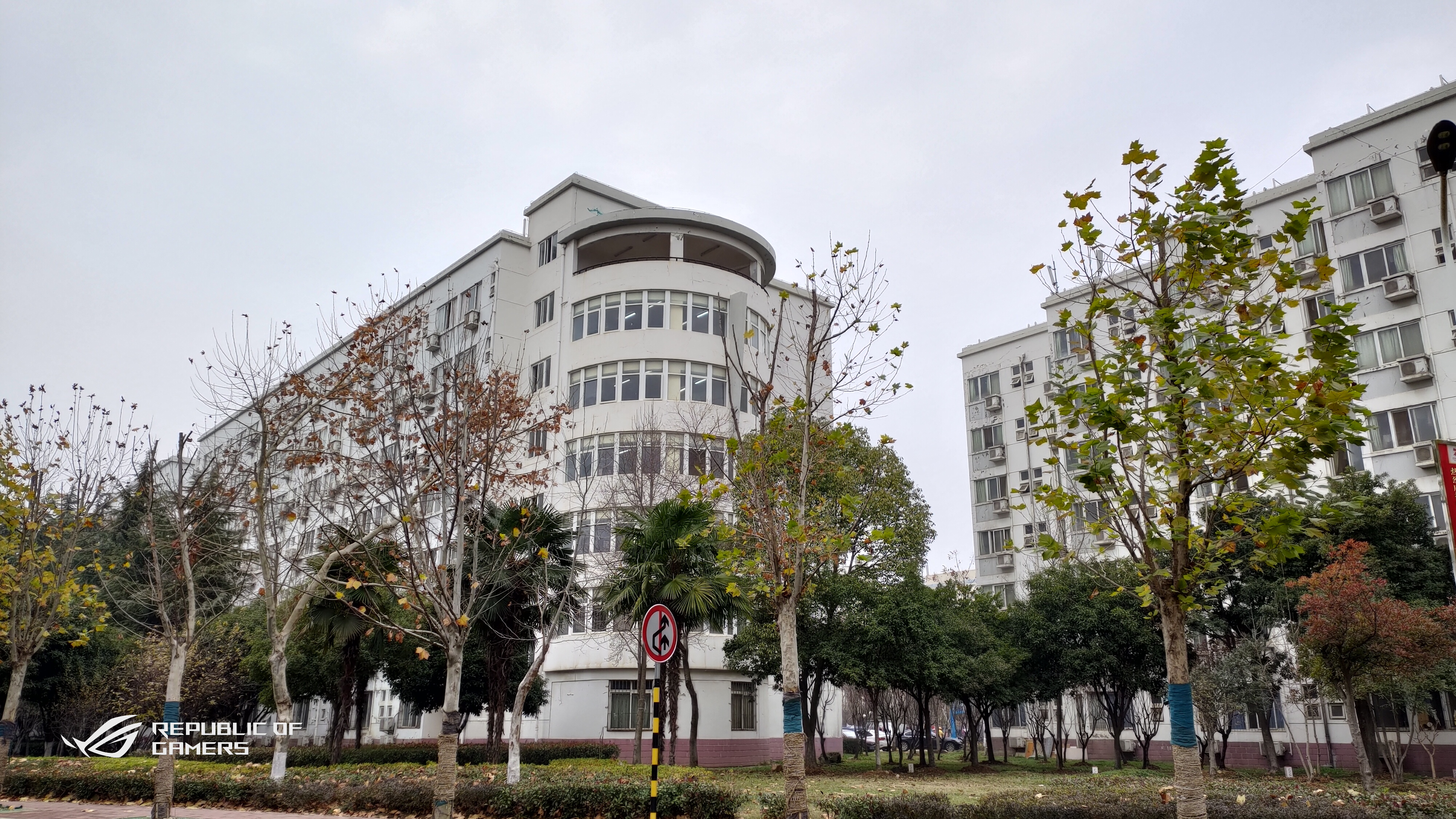 华硕rog手机2代吃鸡黑科技,华硕rogstrixz370-hgaming