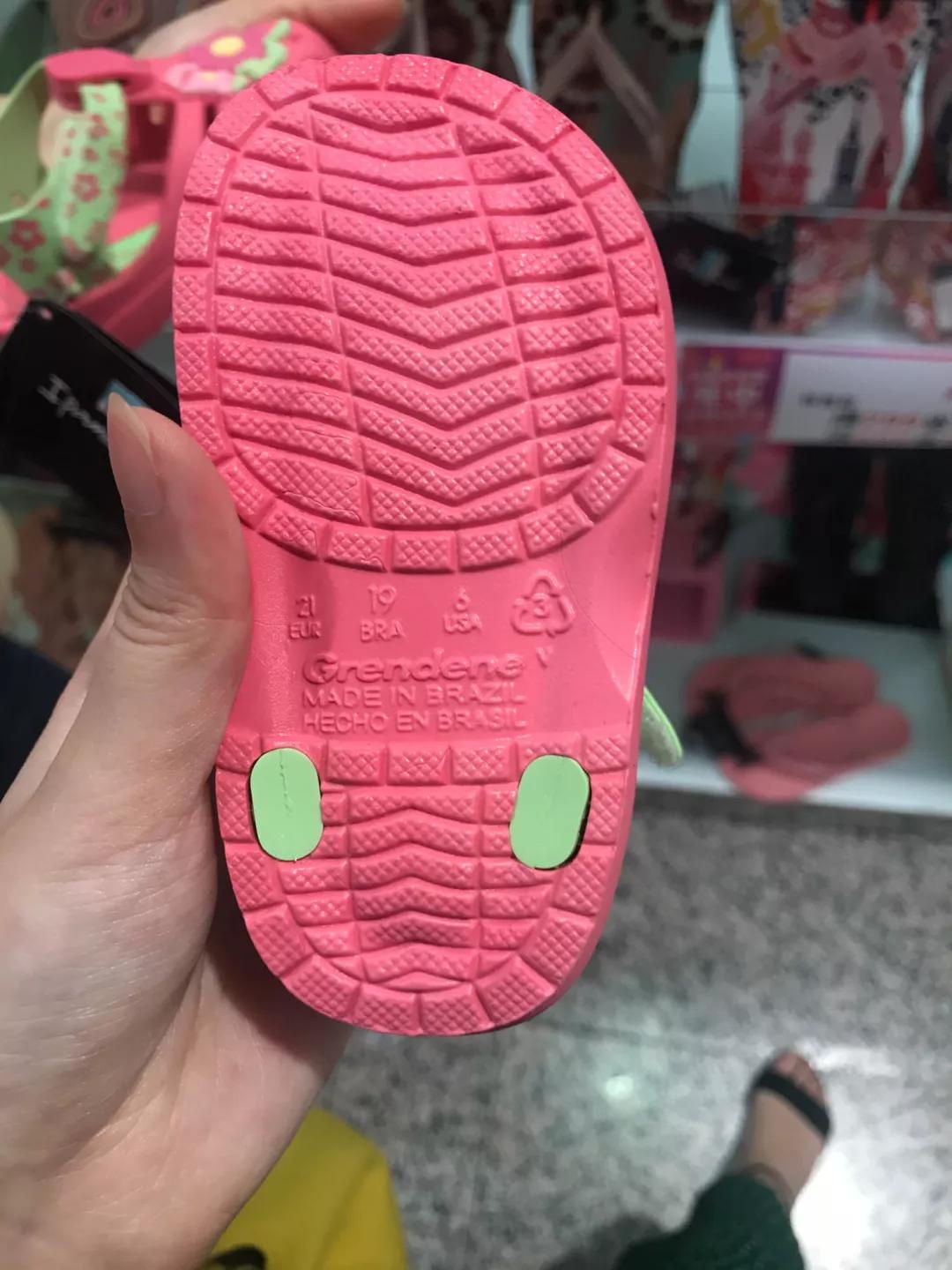 儿童凉鞋软底什么牌子好,儿童凉鞋哪种鞋底舒服