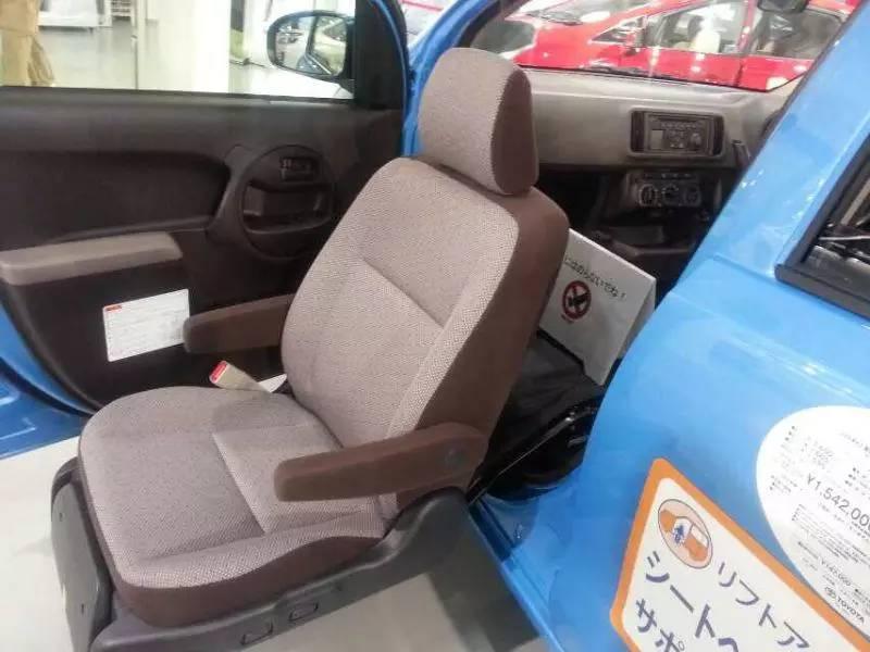 福祉车出行利器是什么样的？可供行动不便的老人使用