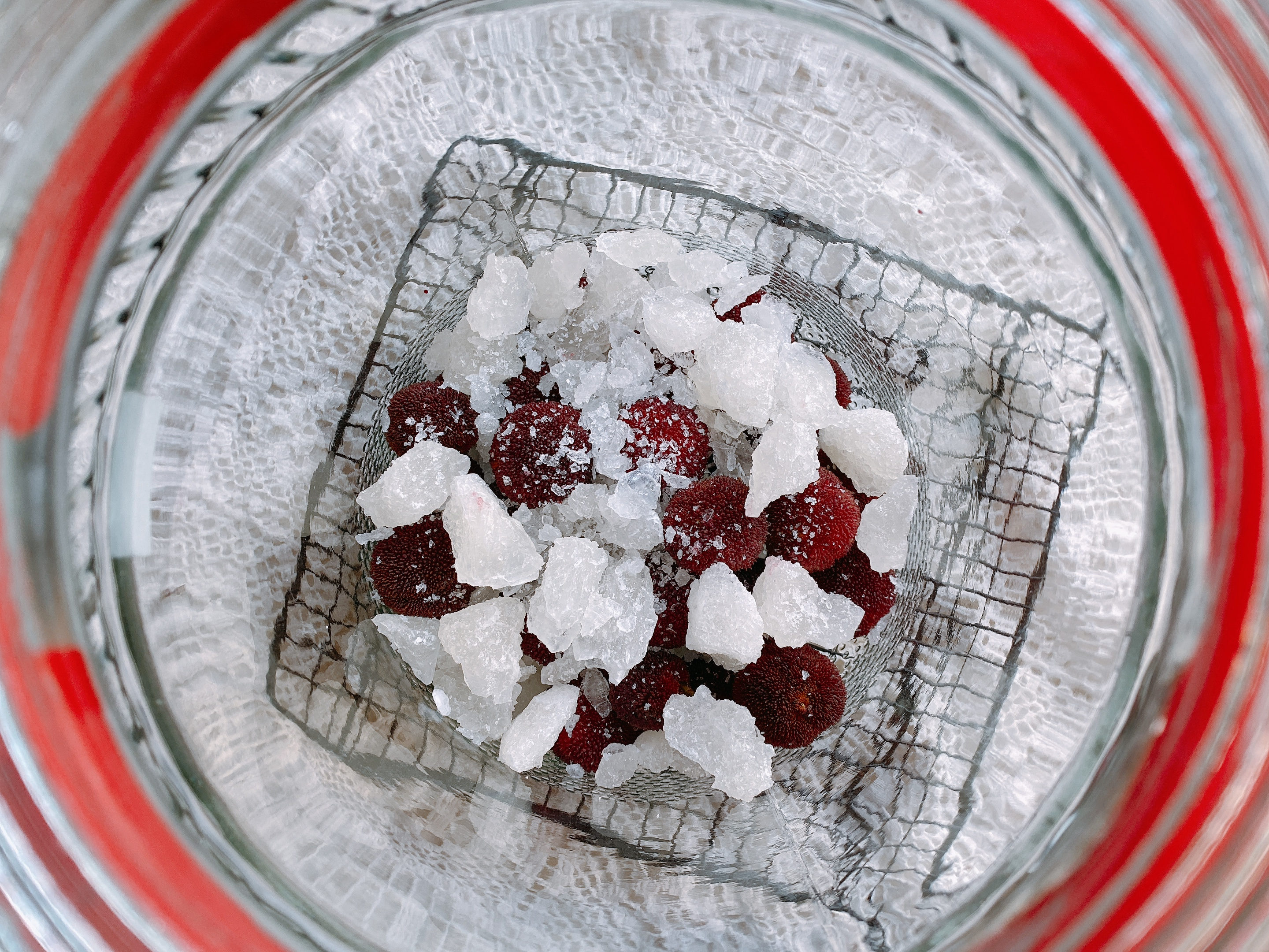 泡杨梅酒的教程十斤酒放多少杨梅,老品种杨梅泡制方法