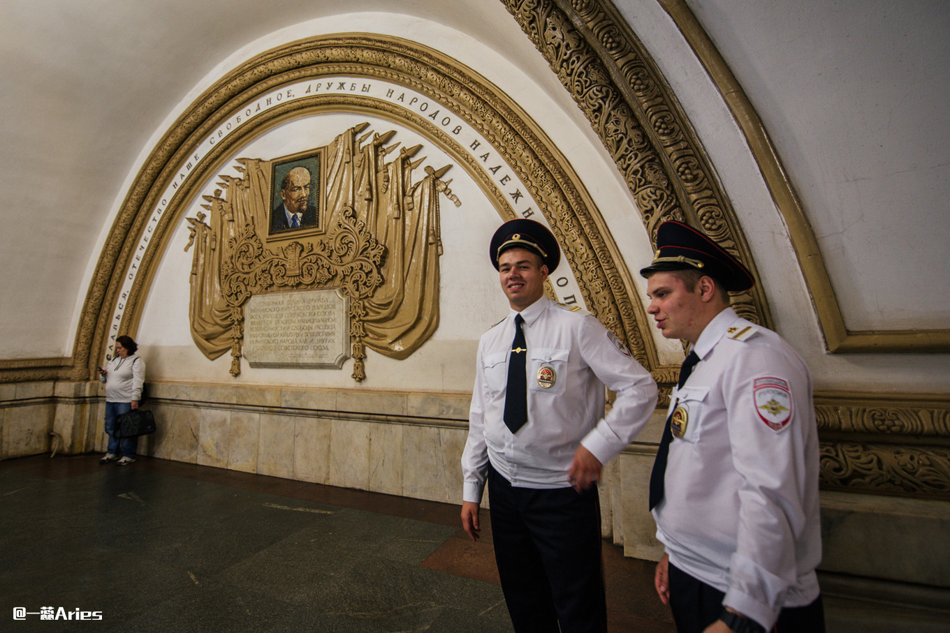 今天想帮我们的好邻居“战斗民族”俄罗斯，也上一次热搜