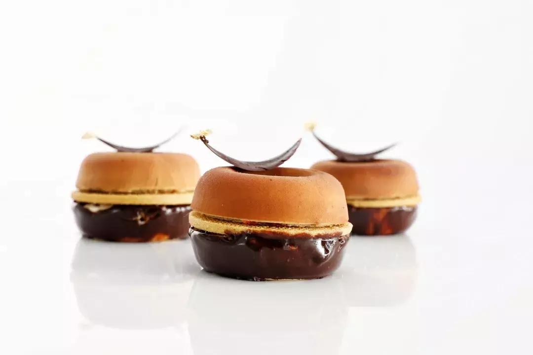 如何开一家港式甜品店赚钱快点呢,2019年开甜品店怎么样