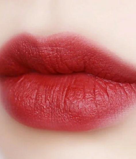 mac最火的口红色号今年,今年最流行的mac口红色号