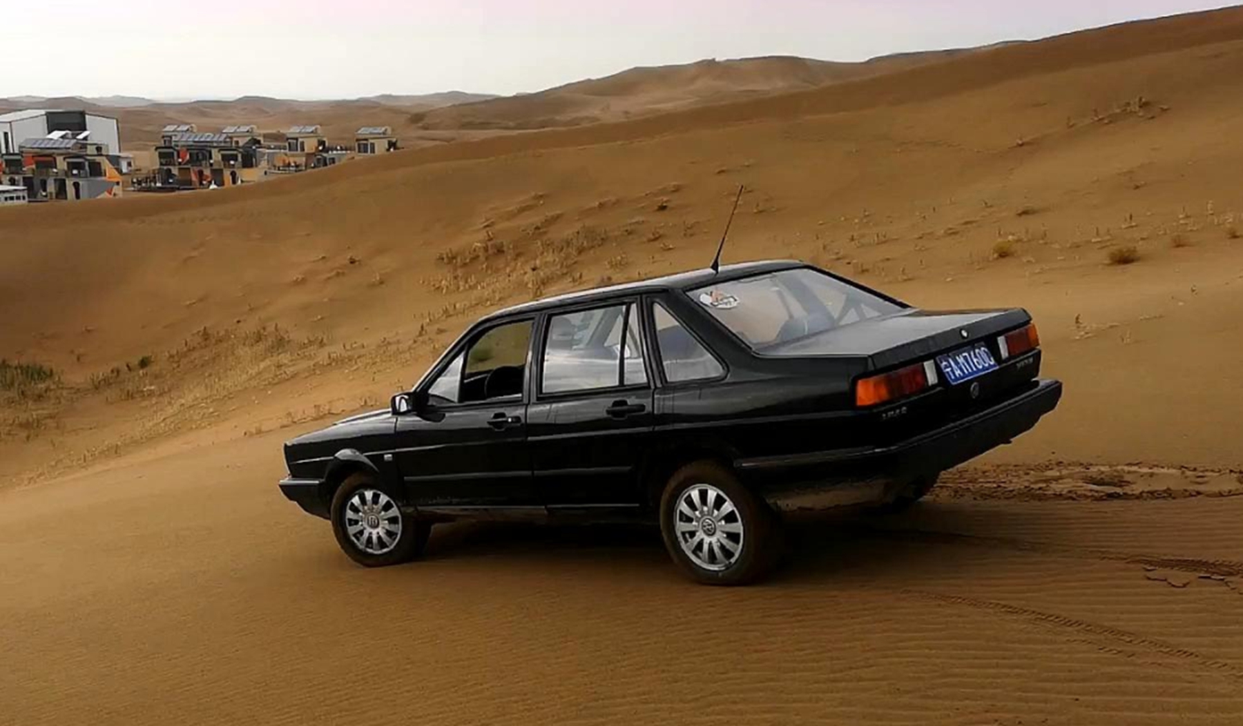 桑塔纳2000翻新复活,桑塔纳经典款2022复产