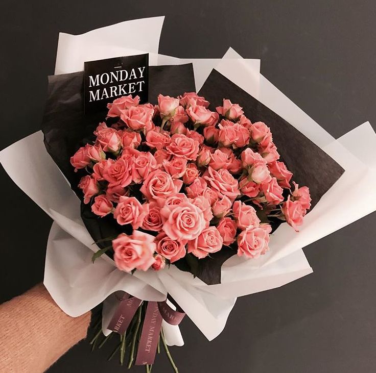 三八女神节送女生花代表什么,女神节送一朵玫瑰花合适吗