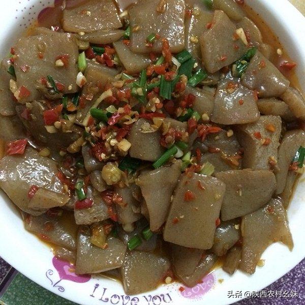 巧厨娘自制魔芋豆腐,幺妹吃魔芋豆腐