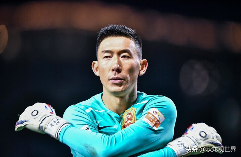 国足“钉子户”当属武汉门将！吉翔不如王刚？李铁和球迷就不一样