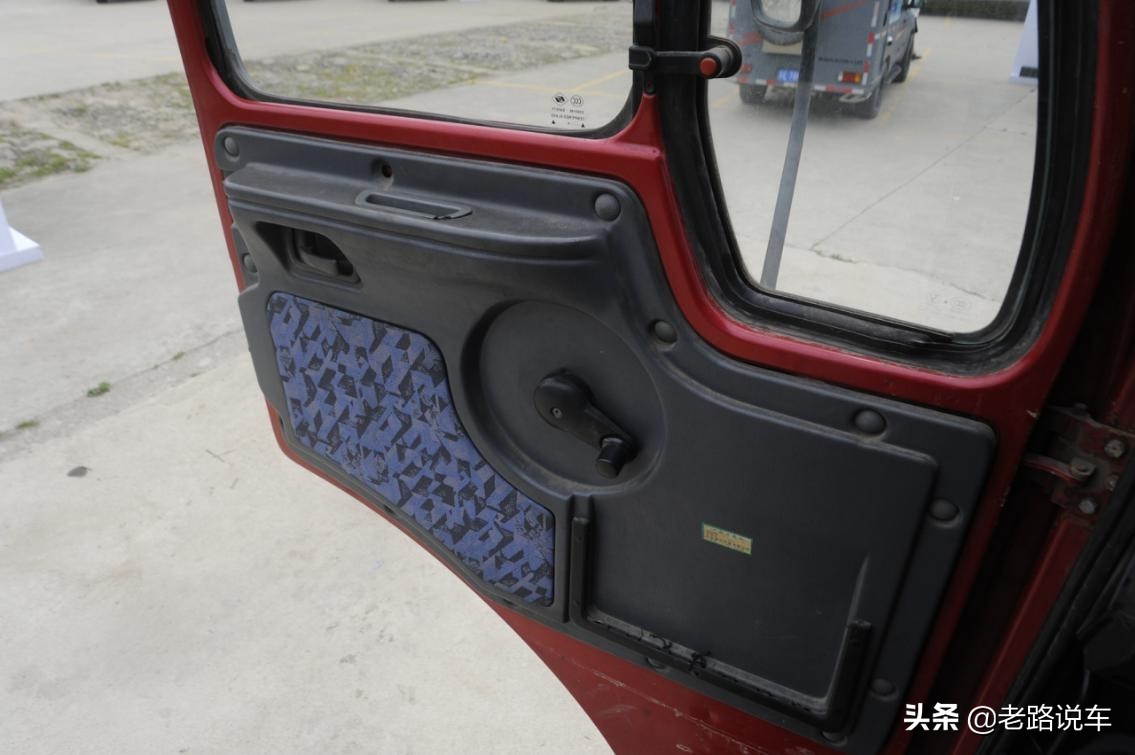 重庆铁马6x6军用车多少马力,重庆铁马6x6军用越野车