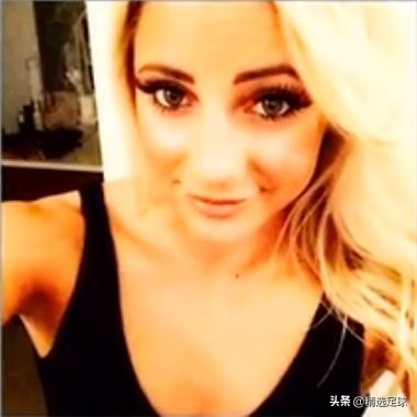 足坛十大女人最爱的球员,足坛历史十大女足球明星