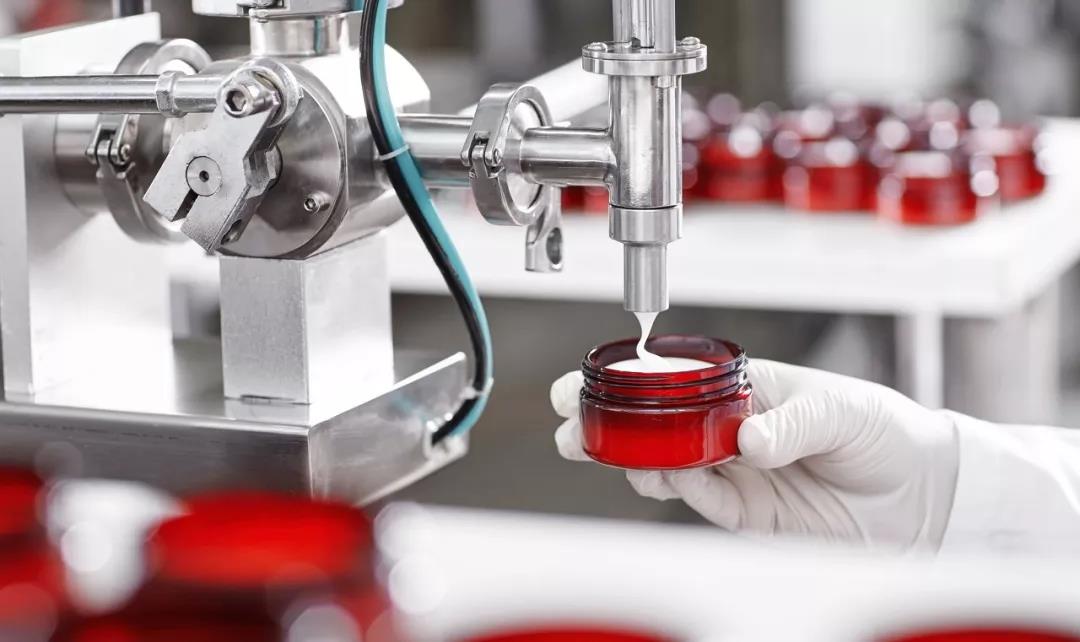 上海家化、珀莱雅与御家汇:谁能戴上化妆品“新国货”王冠?