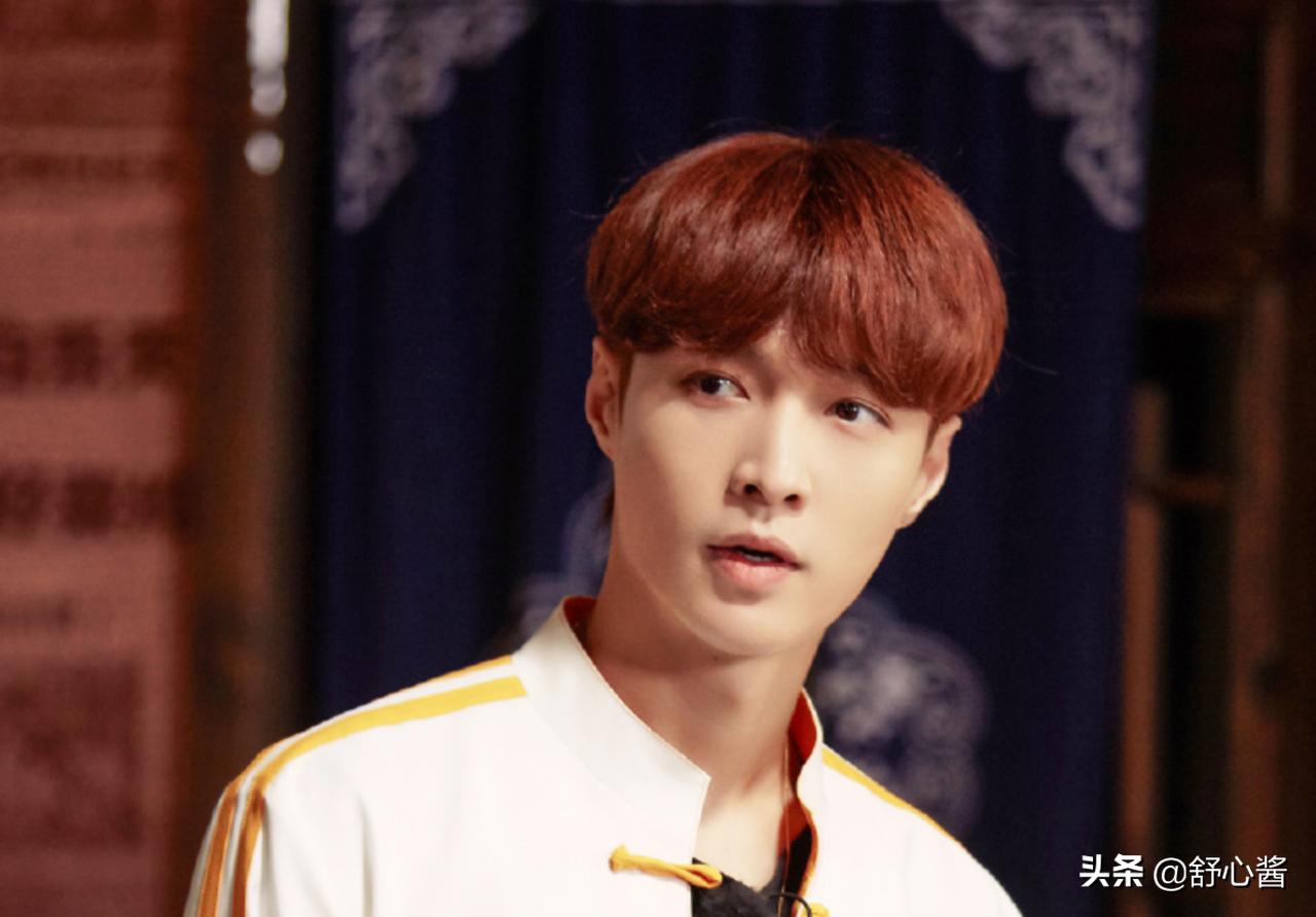 极限挑战张艺兴迪丽热巴蒙眼游戏,极限挑战迪丽热巴张艺兴短视频