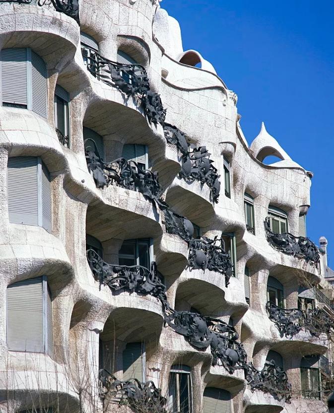 设计大师安东尼奥高迪,西班牙设计大师高迪