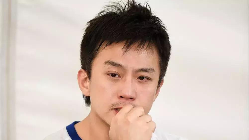 《烈日灼心》里邓超演被注射致死，导演以为他真死了，抱着他痛哭