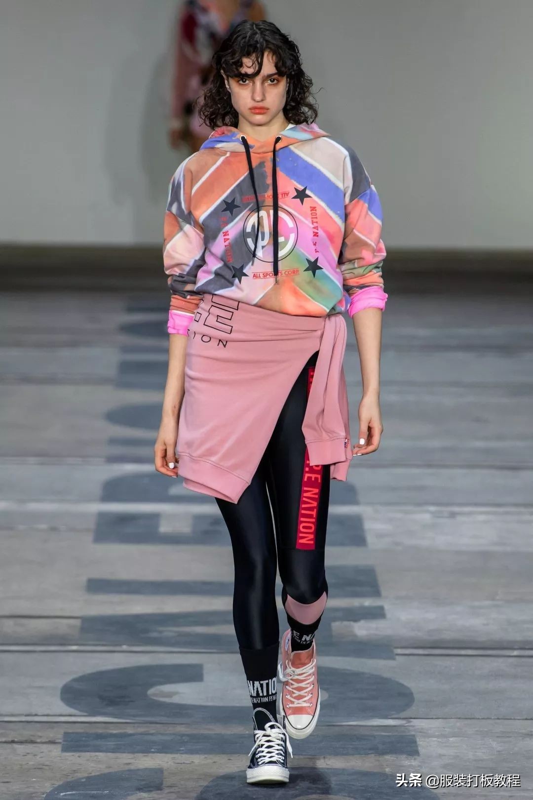 2021冬季服装流行趋势裤装,2021秋冬服装流行裤子