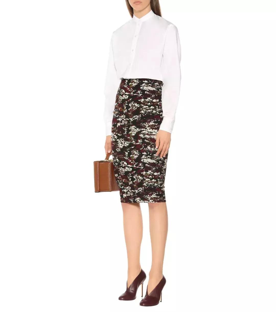 裙摆大衣怎么穿好看,大衣里面的裙子怎么穿