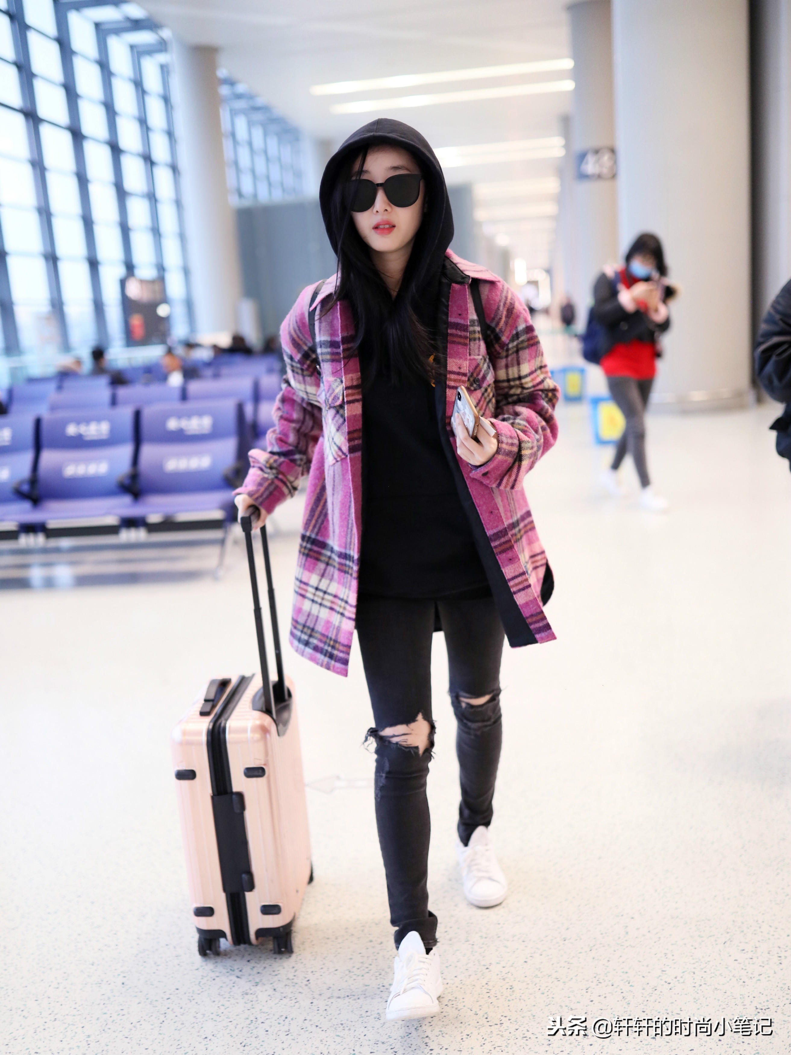 蒋梦婕粉色上衣,蒋梦婕穿粉色外套