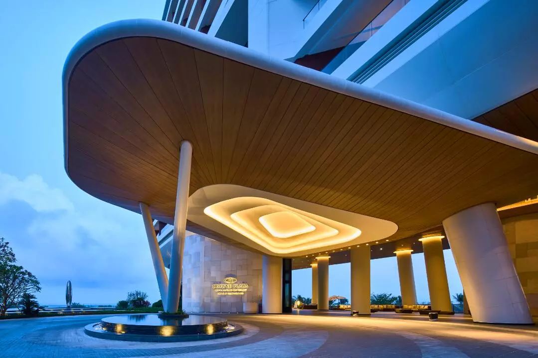 这才是真正意义上的豪华邮轮,号称全球顶级豪华邮轮