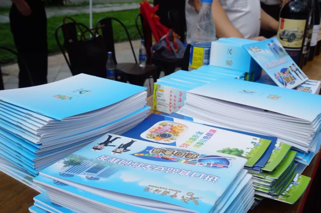 海珠｜厉害了，海关人员手把手教你辨真假！再也不怕买到假的“进口”奶粉、葡萄酒啦~