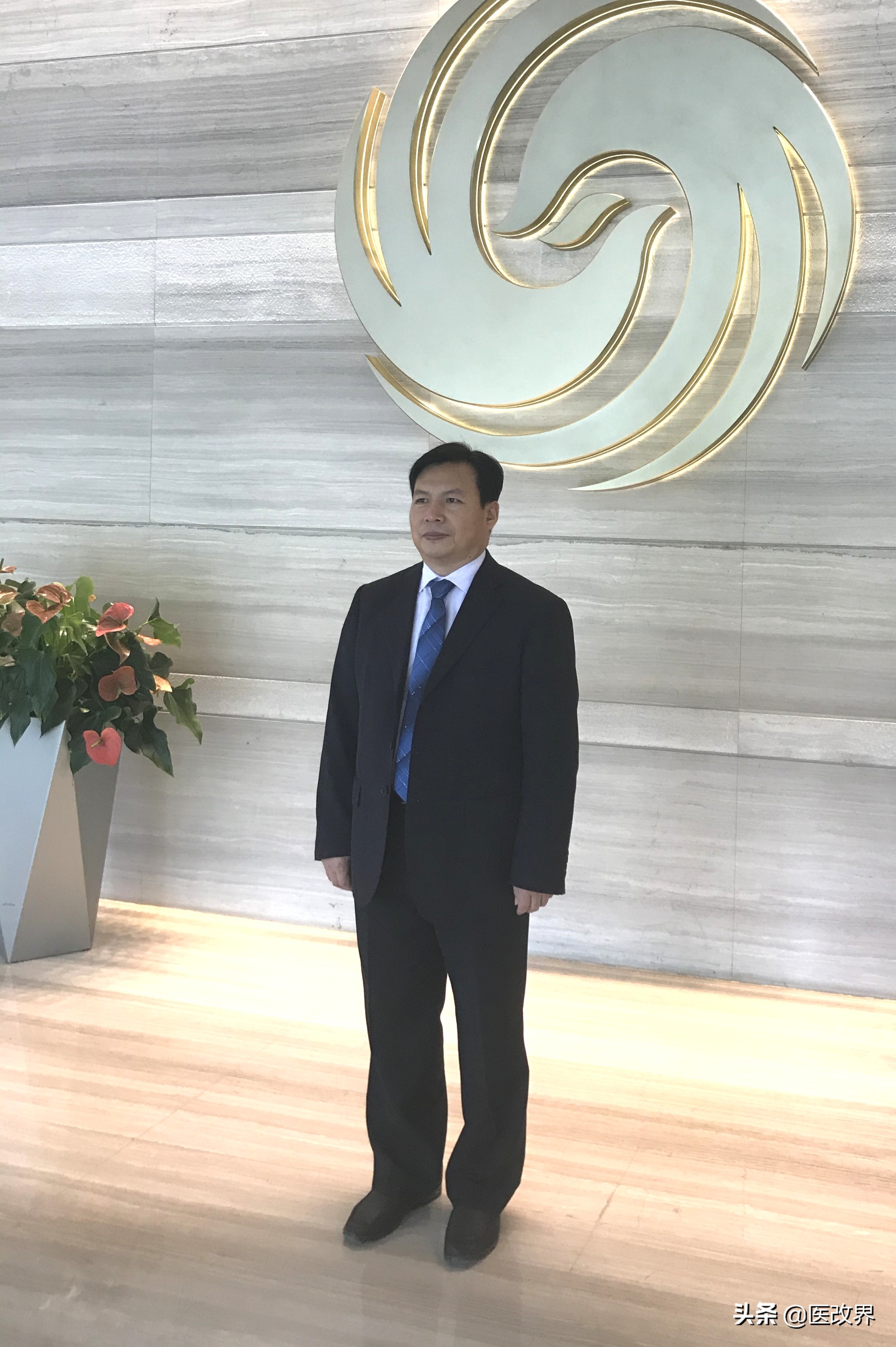 与大咖面对面,凤凰卫视一虎一席谈现场直播