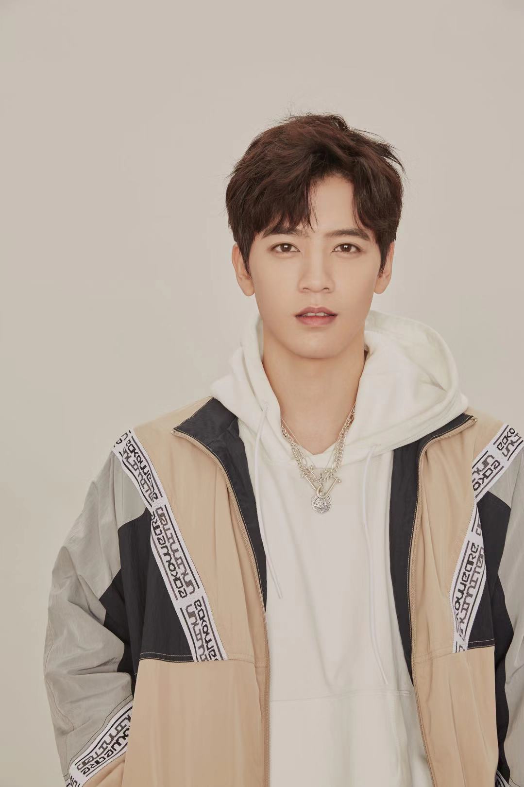 鏄撶儕鍗冪幒鐜嬭仾,鏄撶儕鍗冪幒鍜岀帇鎬濊仾鍚堢収