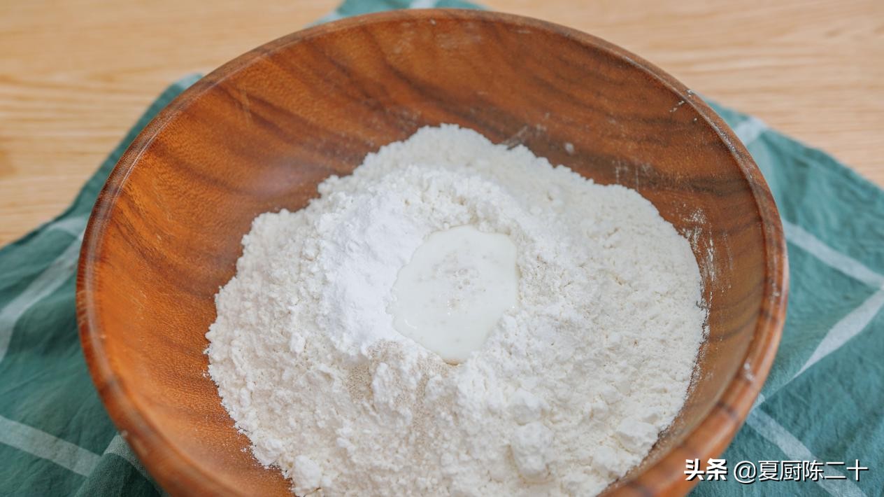 一口一个包子皮,一口一个爆汁生煎包