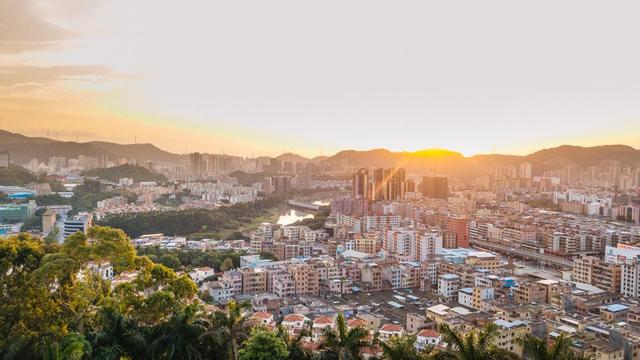 东莞三正半山酒店一楼,东莞塘厦三正半山酒店怎么样