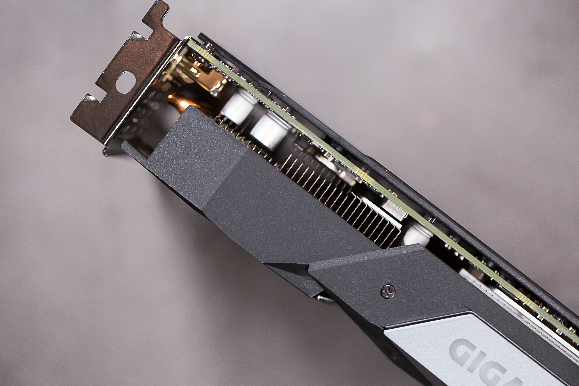 三风扇设计多输出接口的技嘉GTX1660SUPERGAMINGOC显卡实测