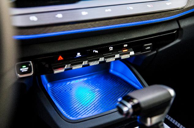 选车看品牌还是看配置,选车看什么价格