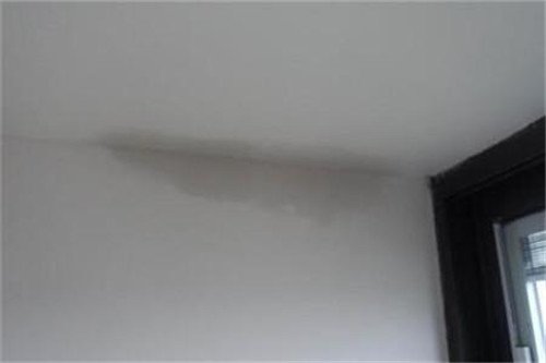 顶楼下雨漏水怎么找漏水点,顶楼烟道漏水怎么找到漏水点