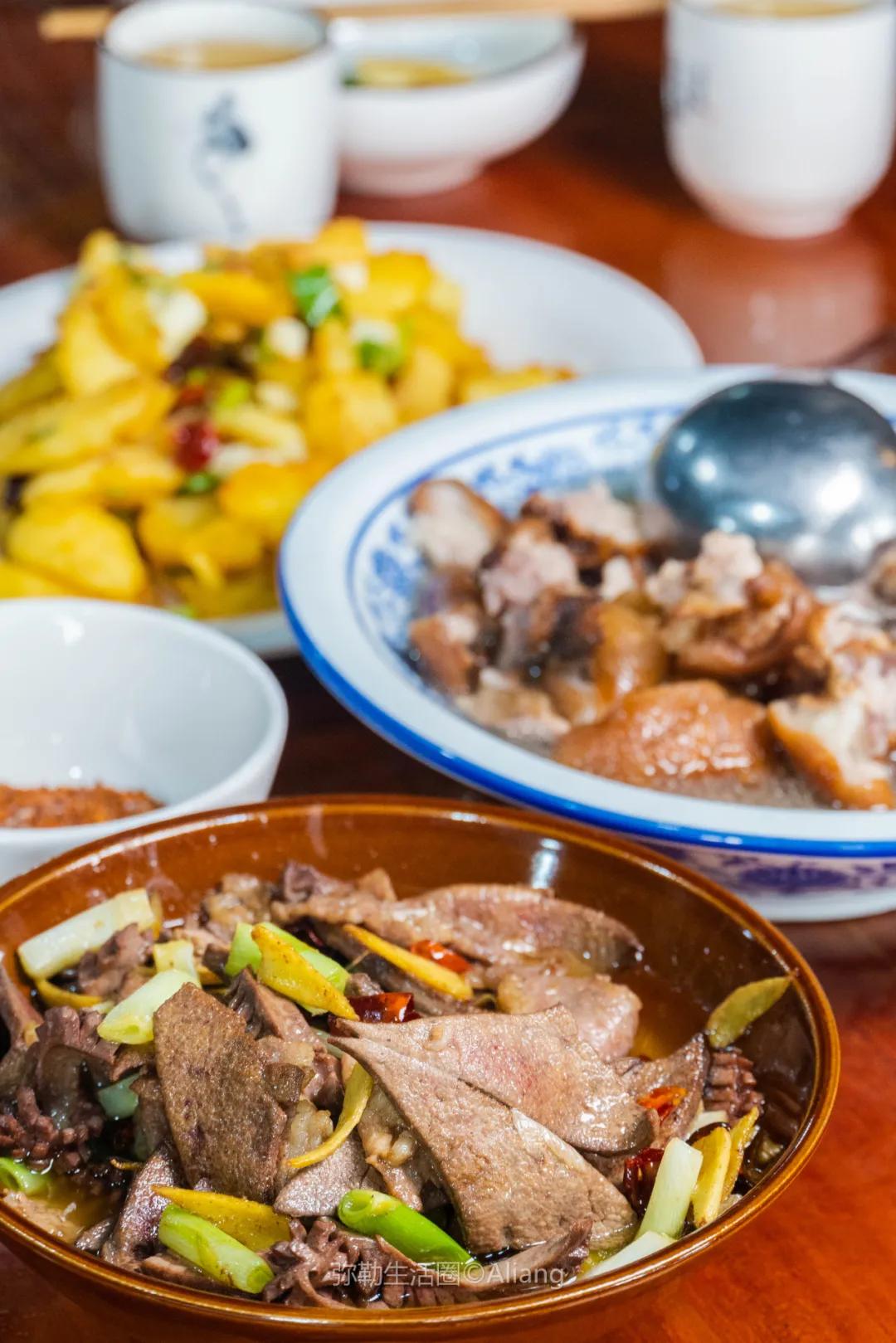 弥勒97年历史的老饭店，传了四代人，穿开裆裤小娃吃成了老头