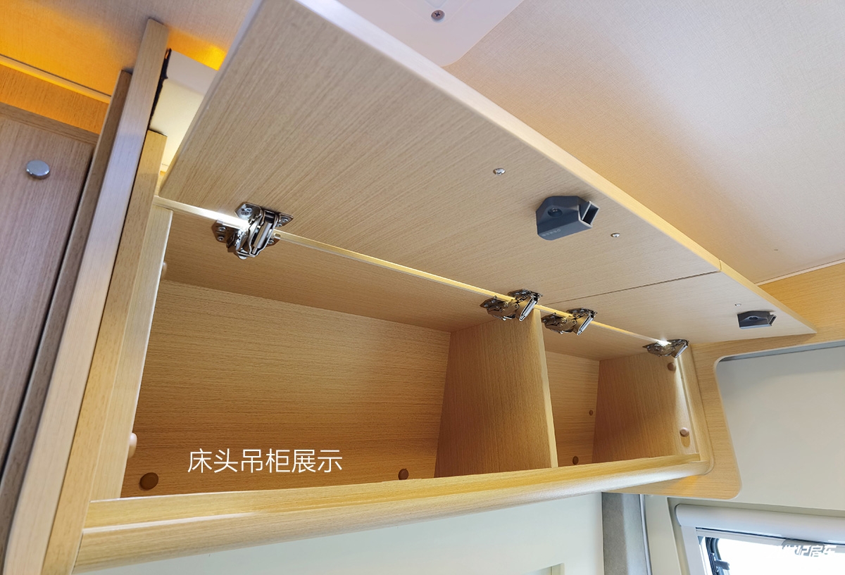 想要大空间？没门！恒温系统打造舒适二人世界，卫航V590B型房车