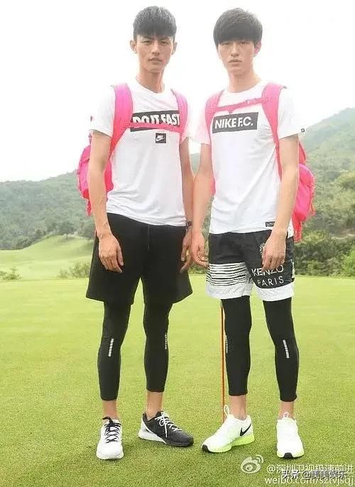 又一超模恋情曝光，和男模车内热吻，男方前女友个个是女神