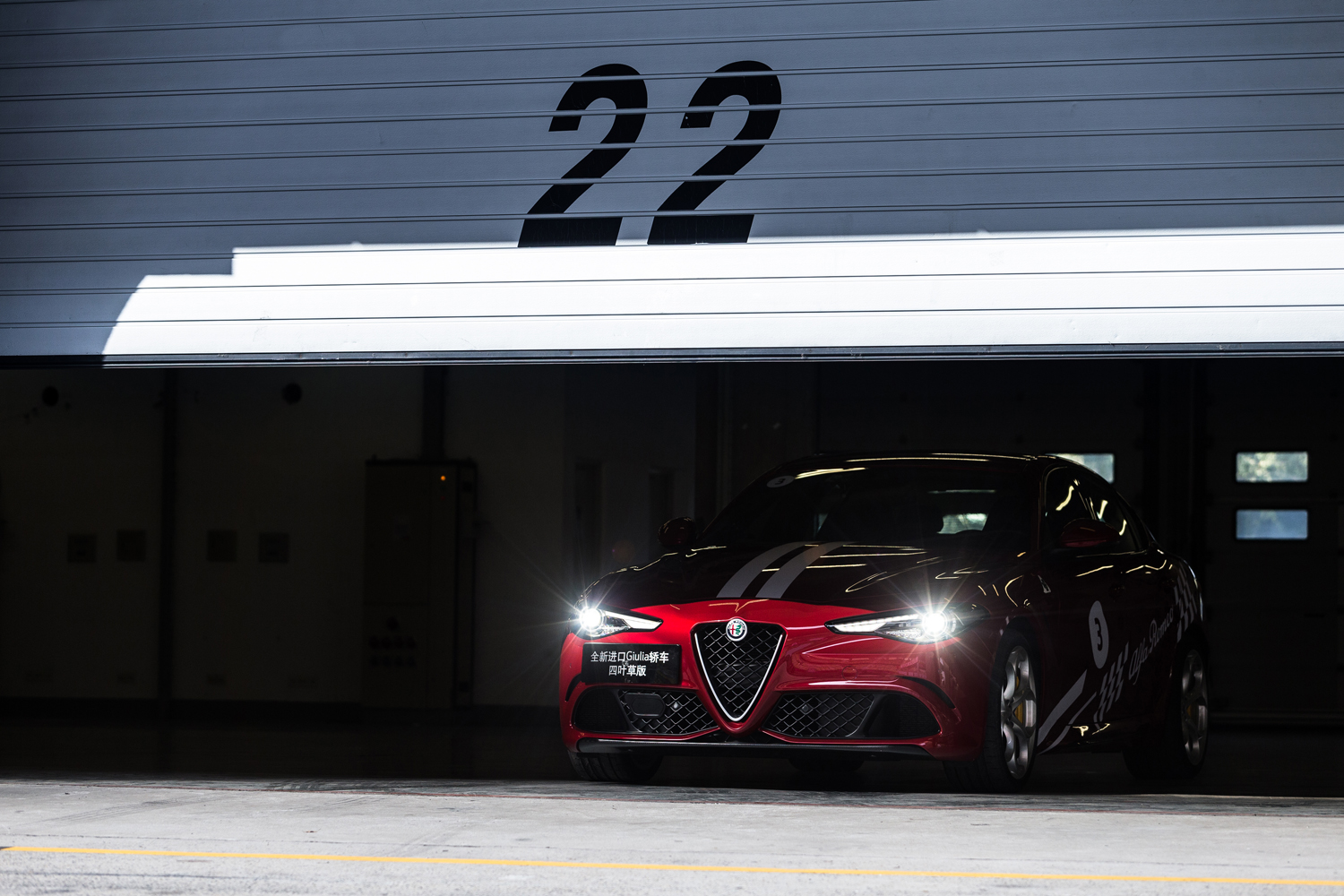 卤素灯效果差视频,卤素灯优点和缺点