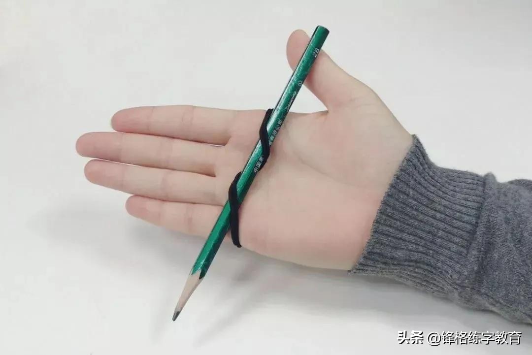孩子握笔姿势不正确怎么纠正,孩子的握笔方式不正确怎么办