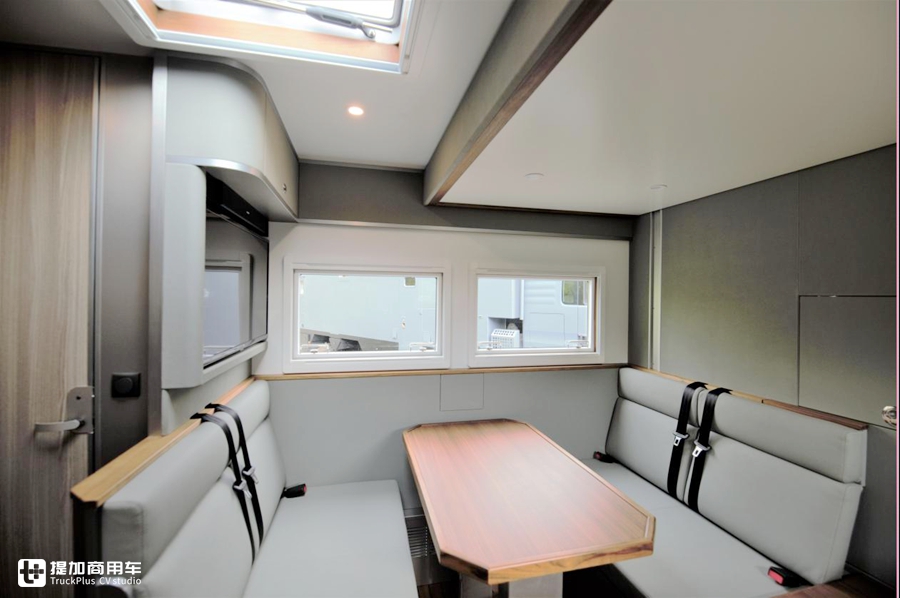 乌尼莫克和阿莫迪罗房车哪个大,阿莫迪罗乌尼莫克u5000房车