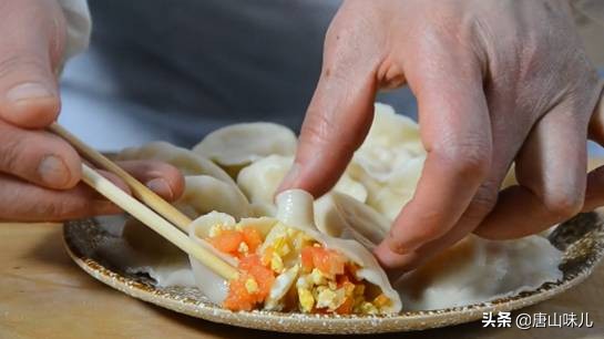 包元宝水饺的手法视频慢动作,儿童手工元宝水饺慢动作教程