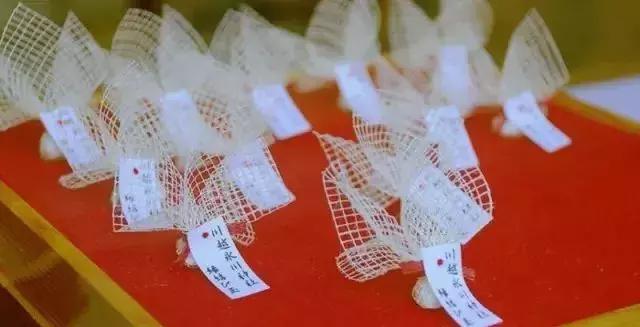 日本过年去寺庙祈福,日本新年神社