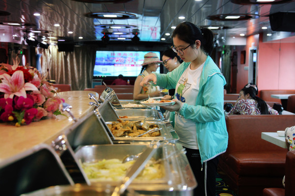 珠澳海湾夜游，看遍左手澳门右手珠海的繁华