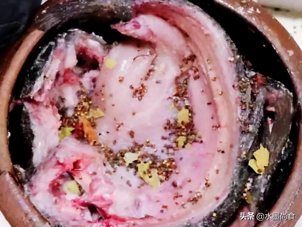 腌腊鱼要不要去除鱼鳞,腌制腊鱼的正确方法