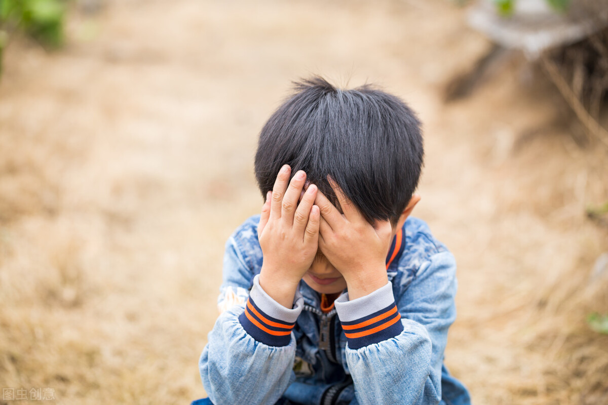 我们不跟你玩幼儿园教育案例,当孩子被别的小朋友孤立了怎么办