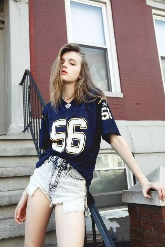 足球衣怎么穿更时尚一点,活力款衣服