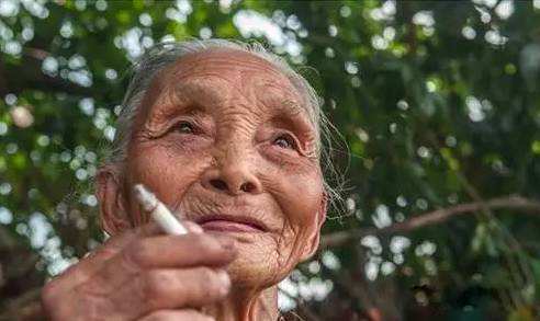 45岁膝盖酸软冰凉是什么原因,膝盖冷痛夏天要戴护膝怎么办