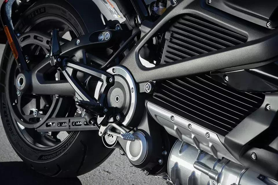 哈雷儿童电动摩托车,哈雷第一辆现代感摩托车